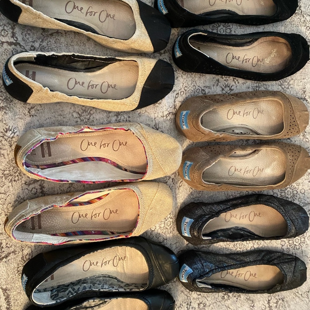 Women’s Toms.  Ballerina flats.